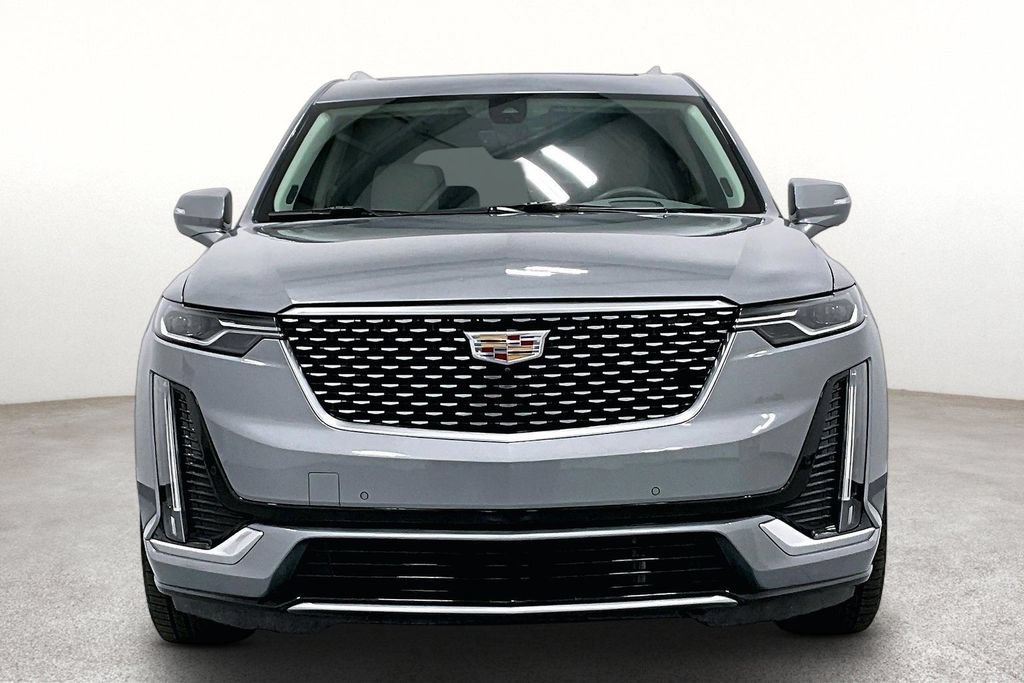 Used 2024 Cadillac XT6 Premium Luxury w/ Technology Package FWD image 4