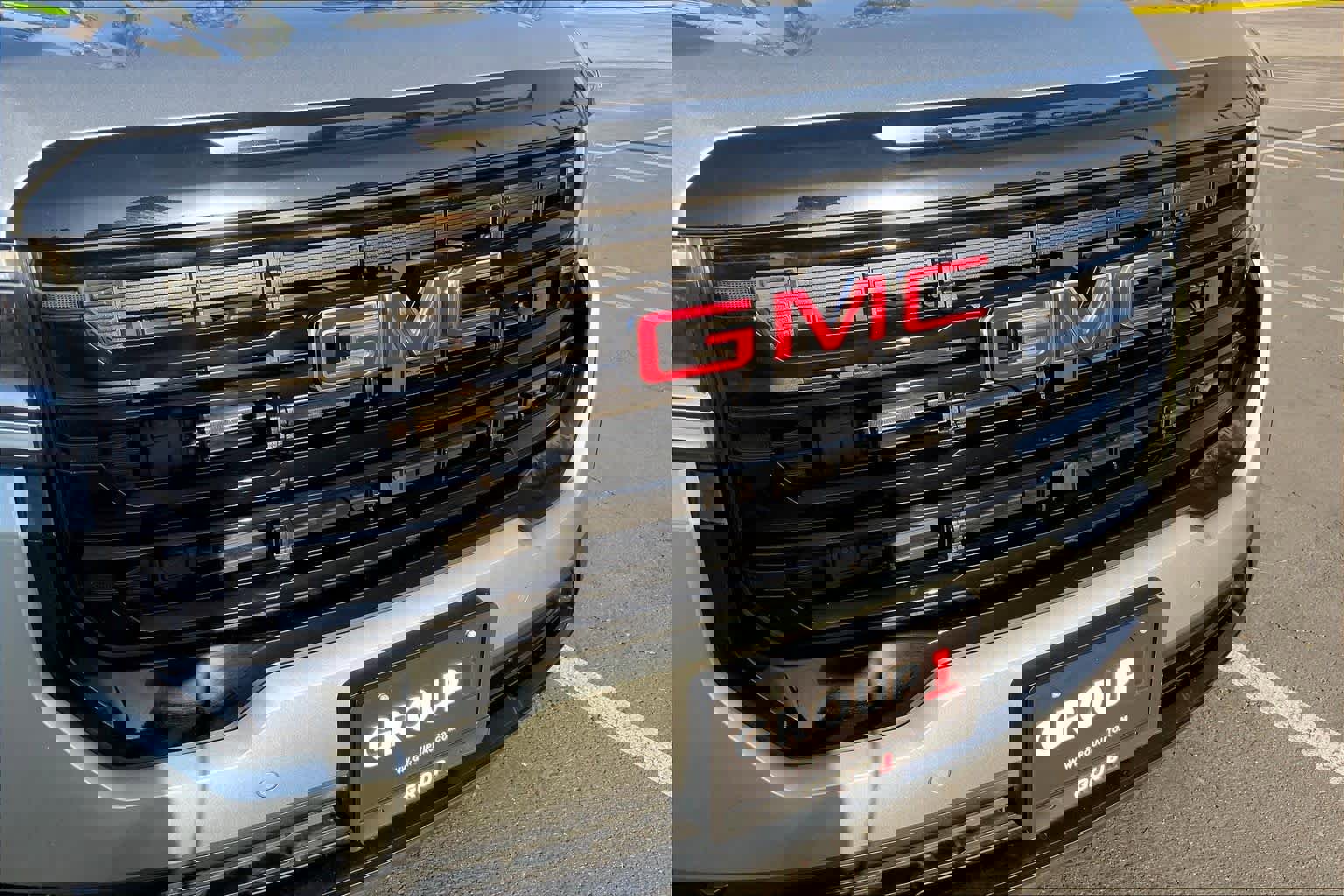 Used 2023 GMC Acadia SLE w/ Elevation Edition image 28