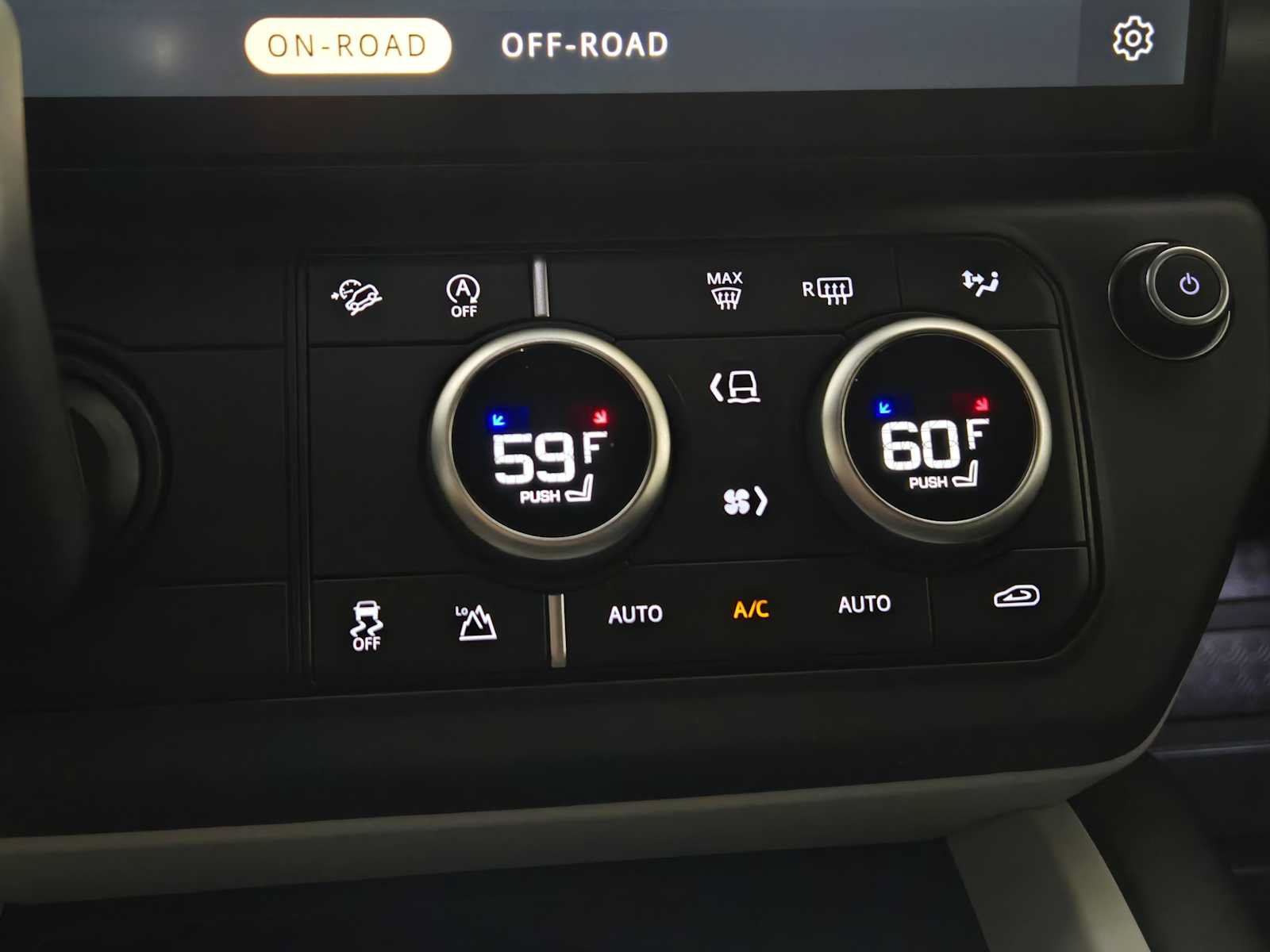 Used 2026 Land Rover Defender 110 X-Dynamic SE AWD/4WD image 19