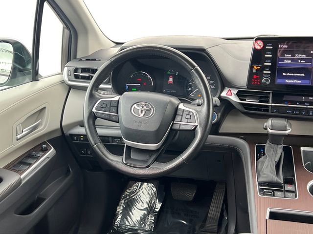 Certified 2024 Toyota Sienna XLE FWD image 15