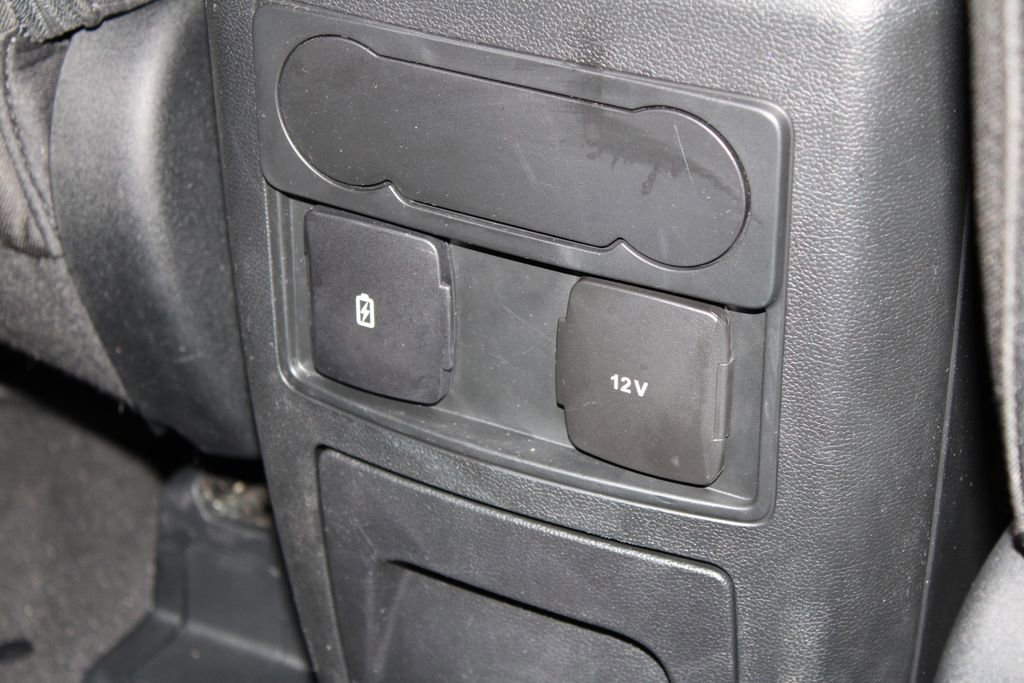 Used 2023 Ford Explorer XLT image 35