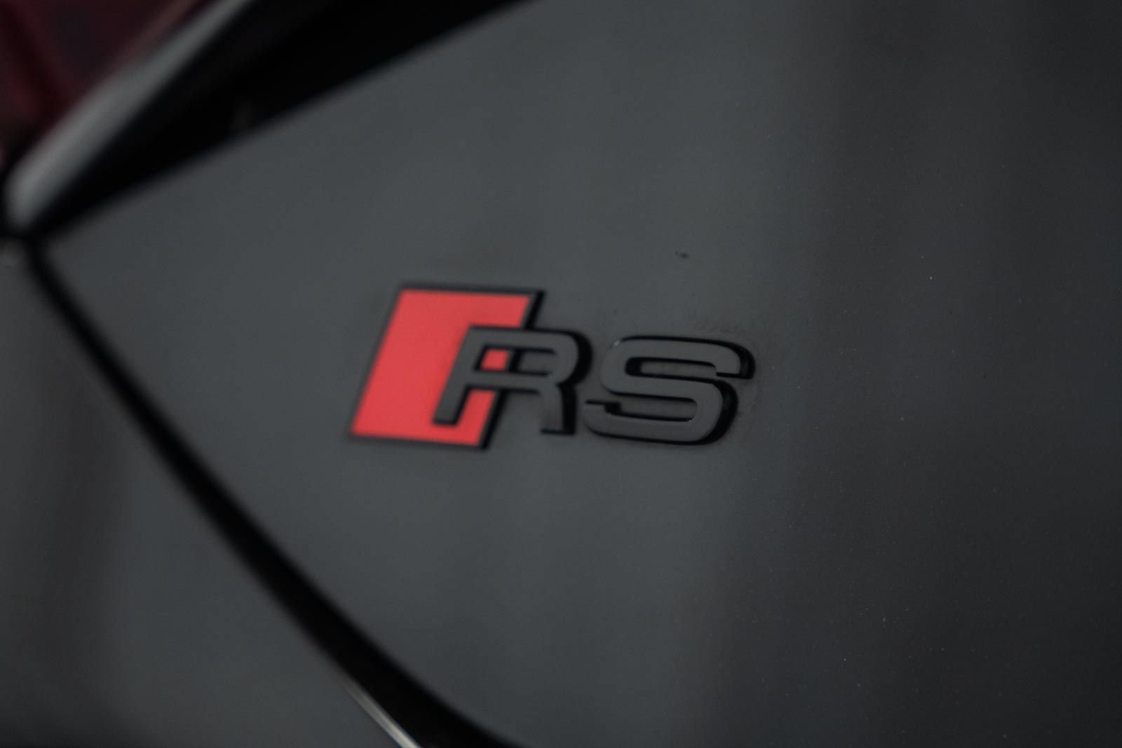 Used 2024 Audi RS e-tron GT w/ Carbon Performance Package AWD/4WD image 8