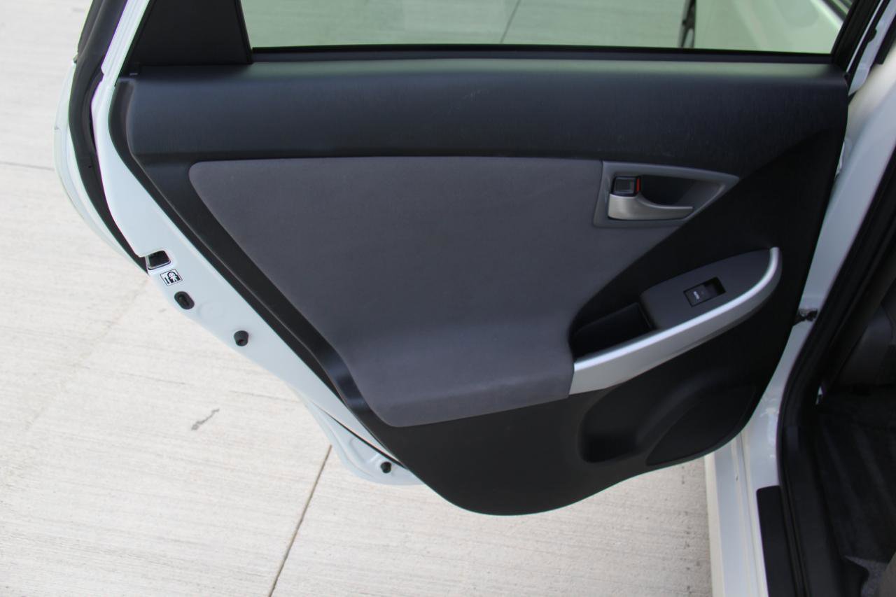 Used 2015 Toyota Prius Three image 19
