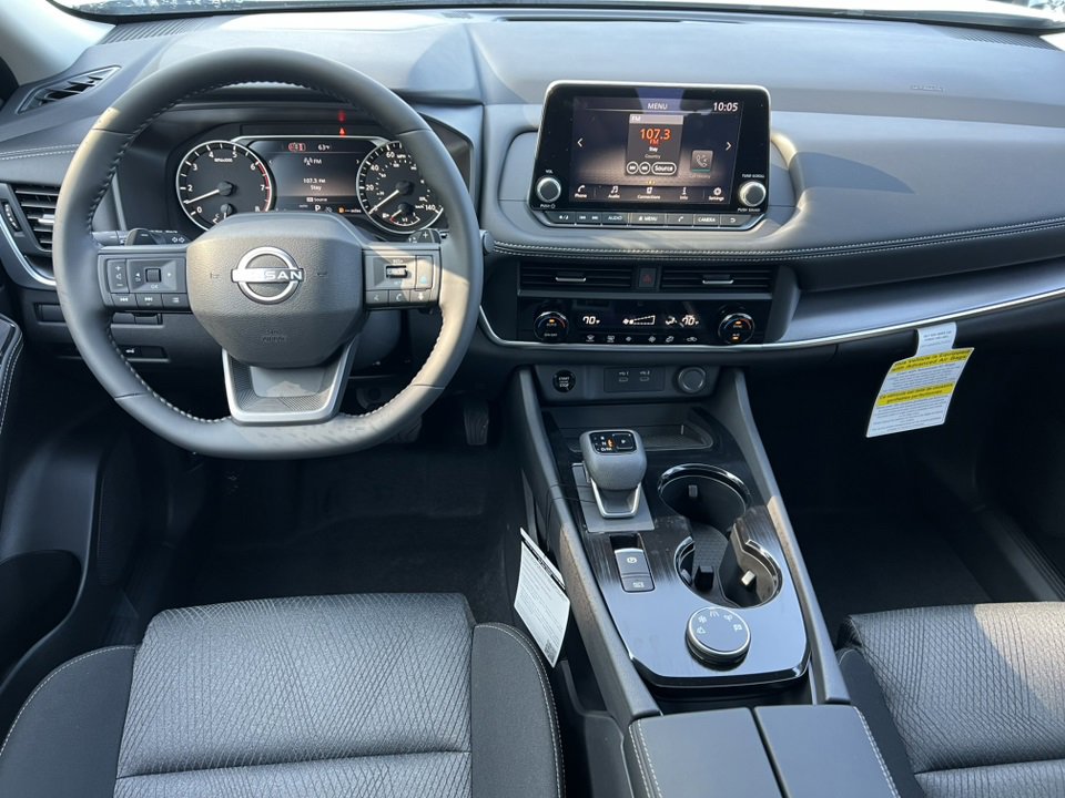 Used 2026 Nissan Rogue SV image 3