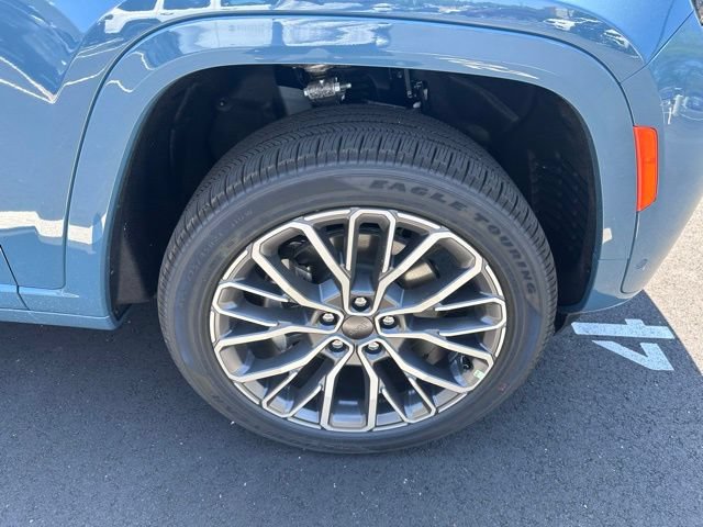 New 2026 Jeep Grand Cherokee L Summit AWD/4WD image 12