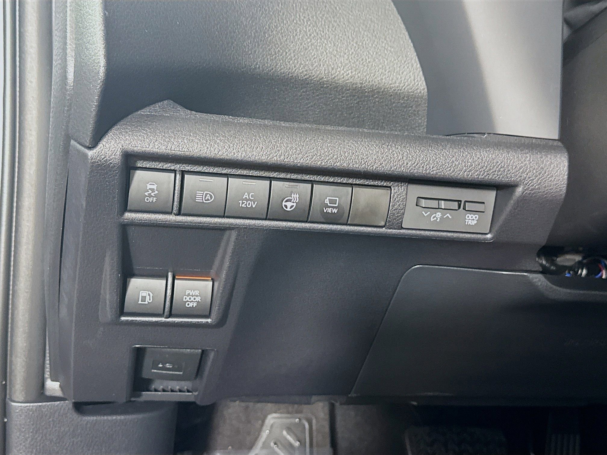 Certified 2026 Toyota Sienna Platinum AWD/4WD image 11