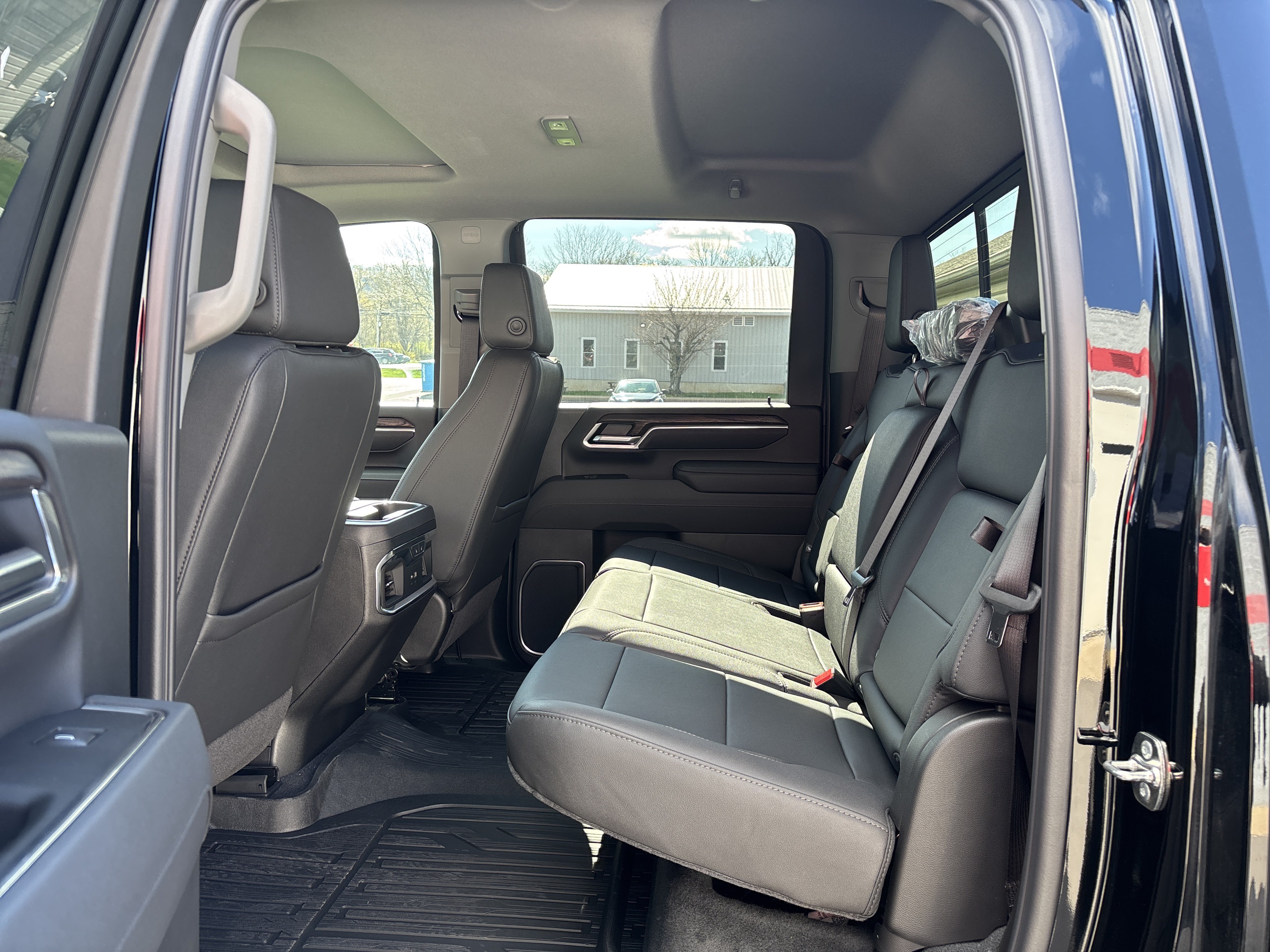 Used 2026 GMC Sierra 2500 SLT w/ SLT Convenience Package AWD/4WD image 13