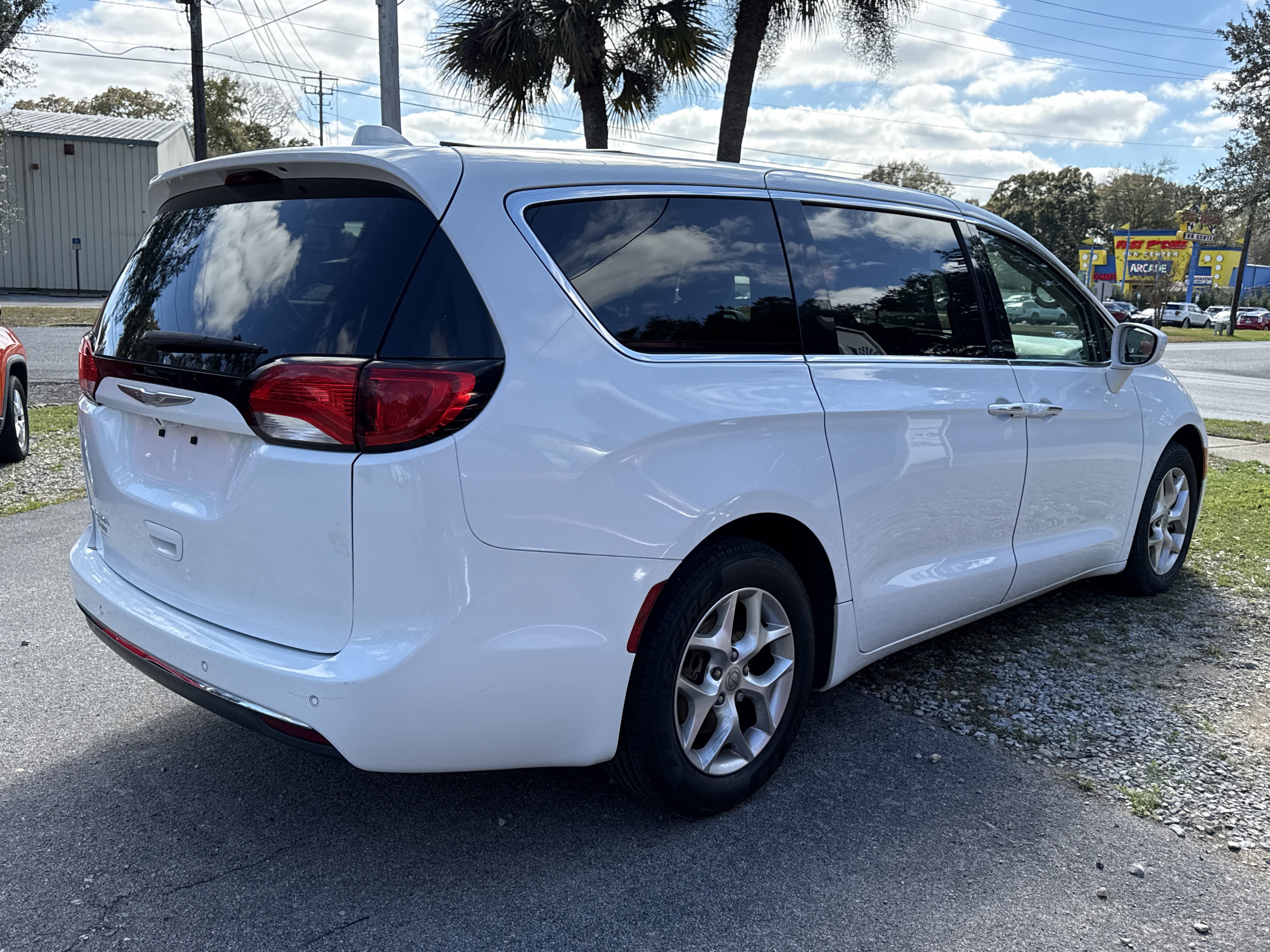 Used 2018 Chrysler Pacifica Touring Plus w/ Tire & Wheel Group image 5