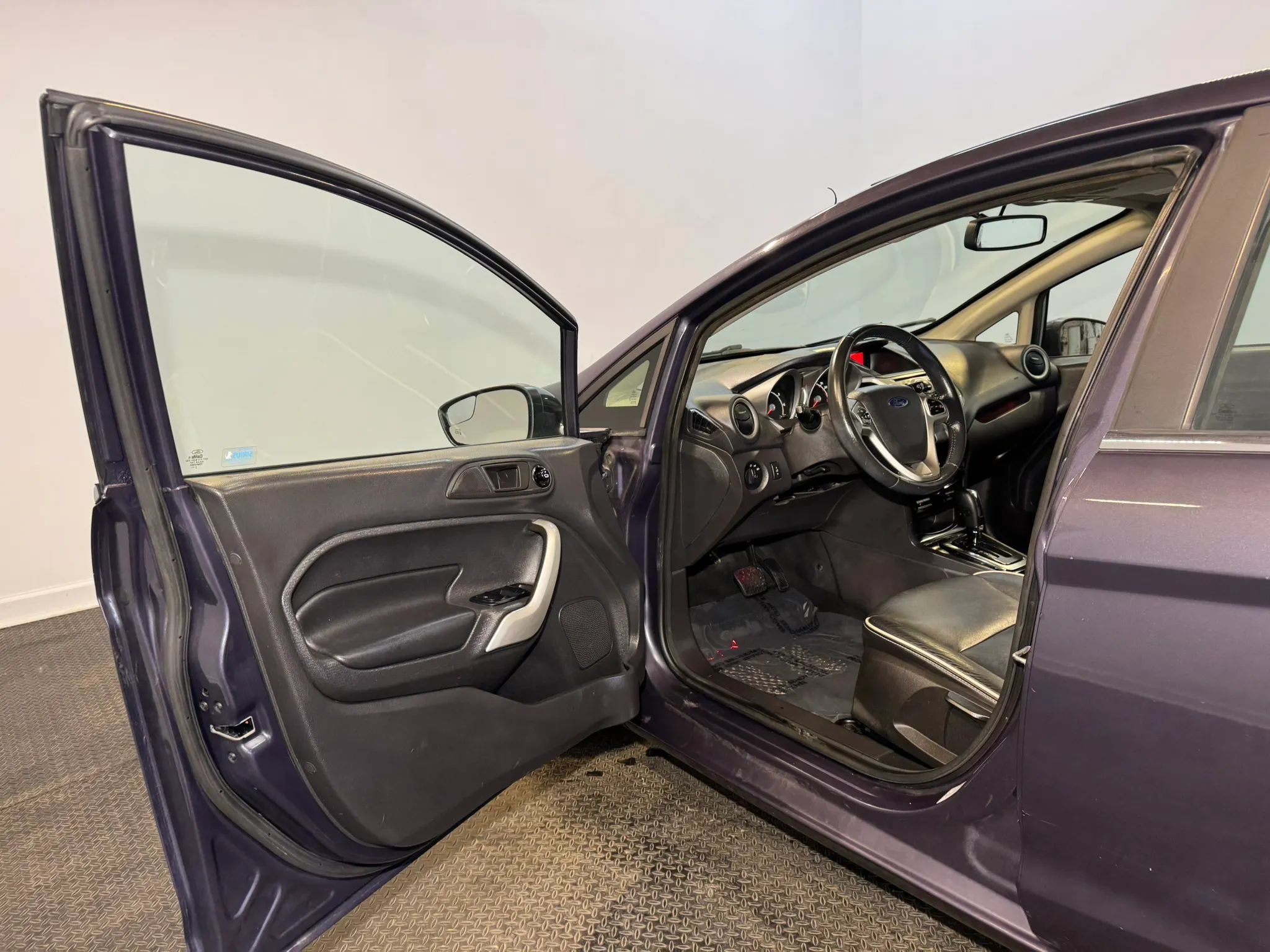 Used 2012 Ford Fiesta SES FWD image 8
