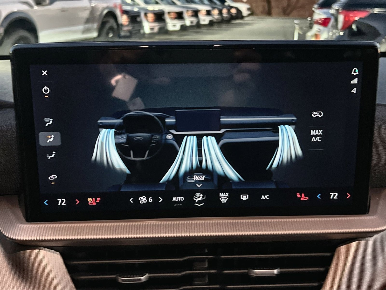 Used 2025 Ford Explorer Active w/ Active Comfort Package image 21