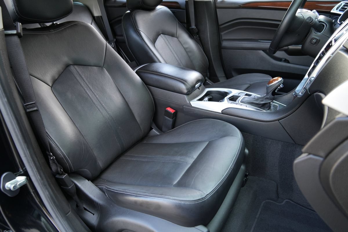Used 2013 Cadillac SRX Luxury w/ Driver Awareness Package FWD image 8