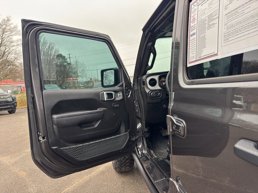 Used 2024 Jeep Wrangler Willys image 17