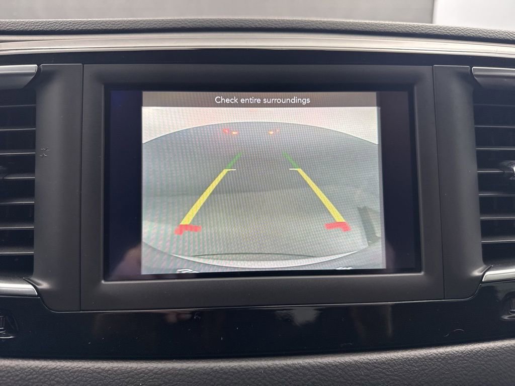 Used 2020 Chrysler Pacifica Touring image 19