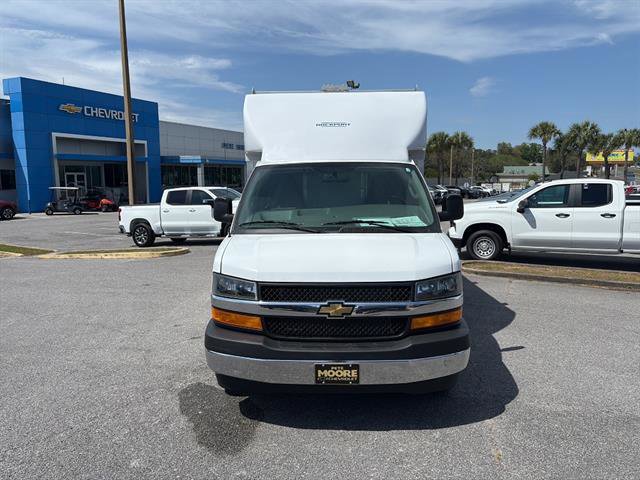 New 2026 Chevrolet Express 3500 w/ Power Convenience Package image 2
