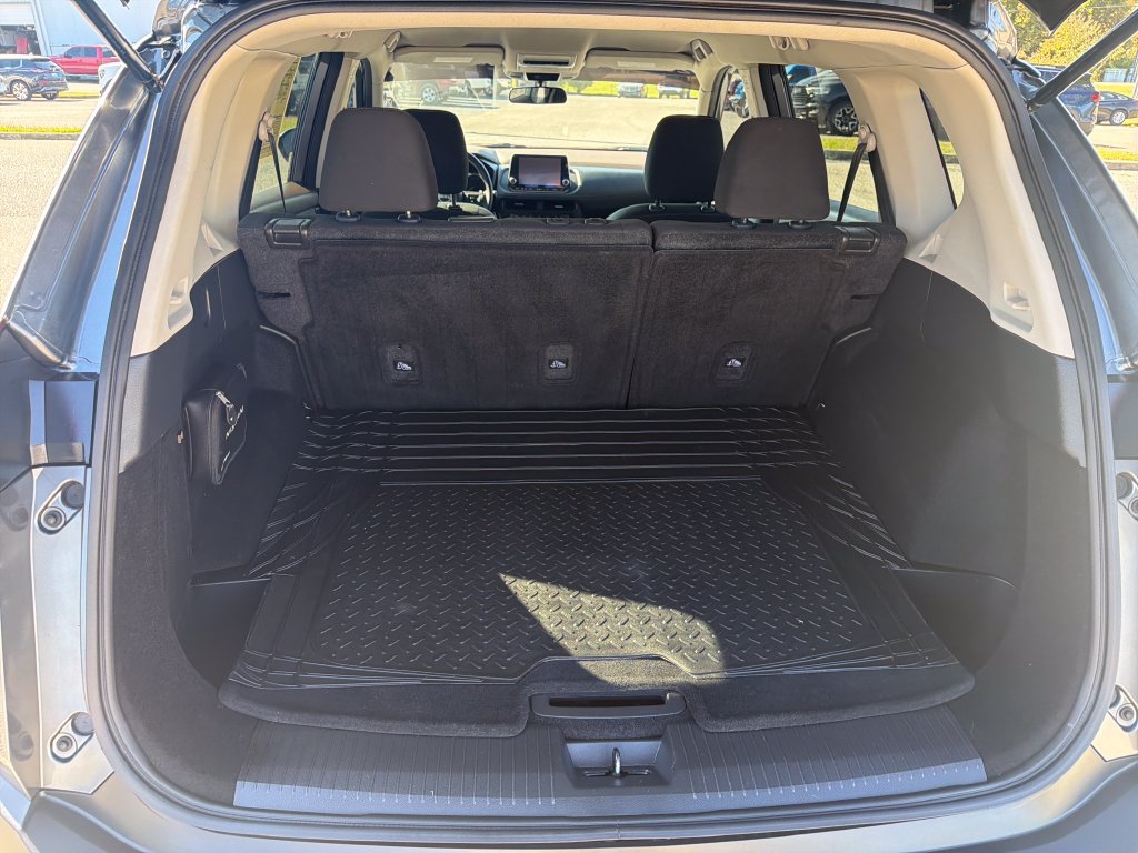 Used 2023 Nissan Rogue S AWD/4WD image 9