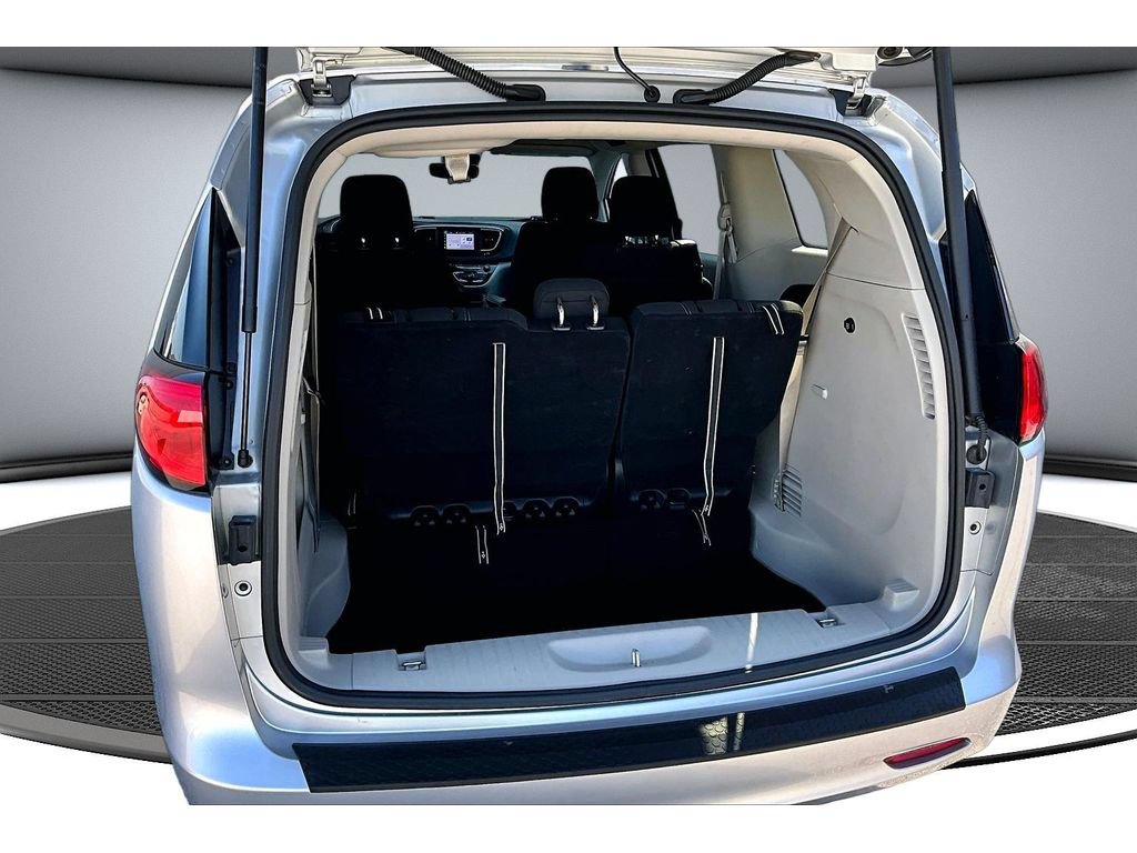 Certified 2024 Chrysler Voyager LX FWD image 39