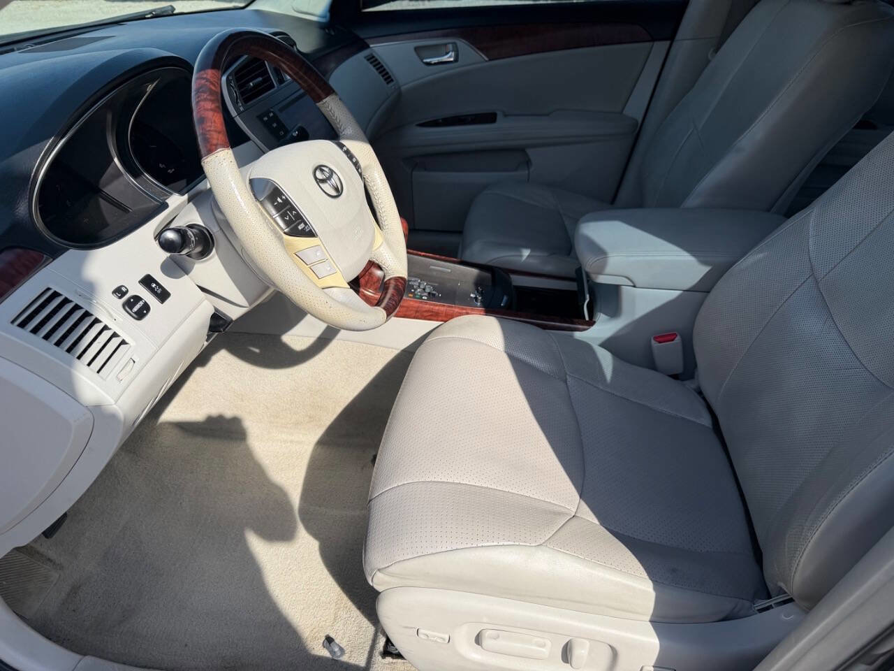 Used 2011 Toyota Avalon Limited FWD image 14