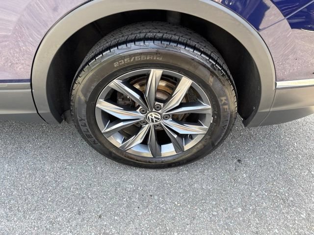 Used 2022 Volkswagen Tiguan SE AWD/4WD image 11