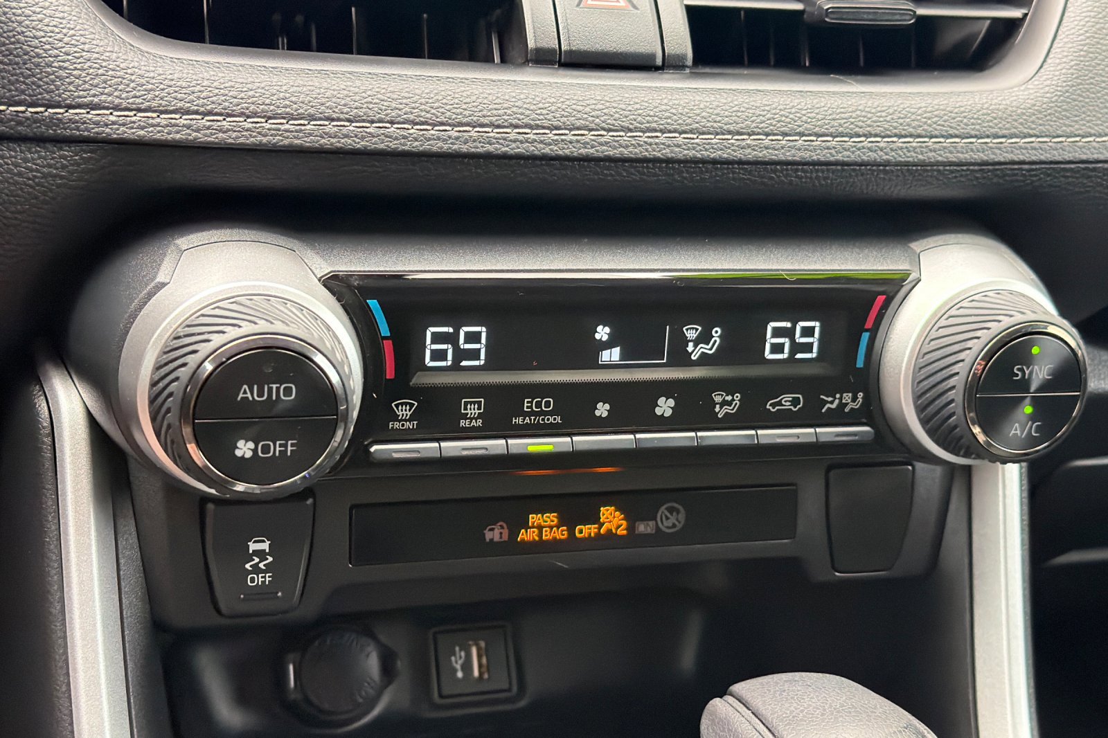 Used 2024 Toyota RAV4 AWD Hybrid image 20