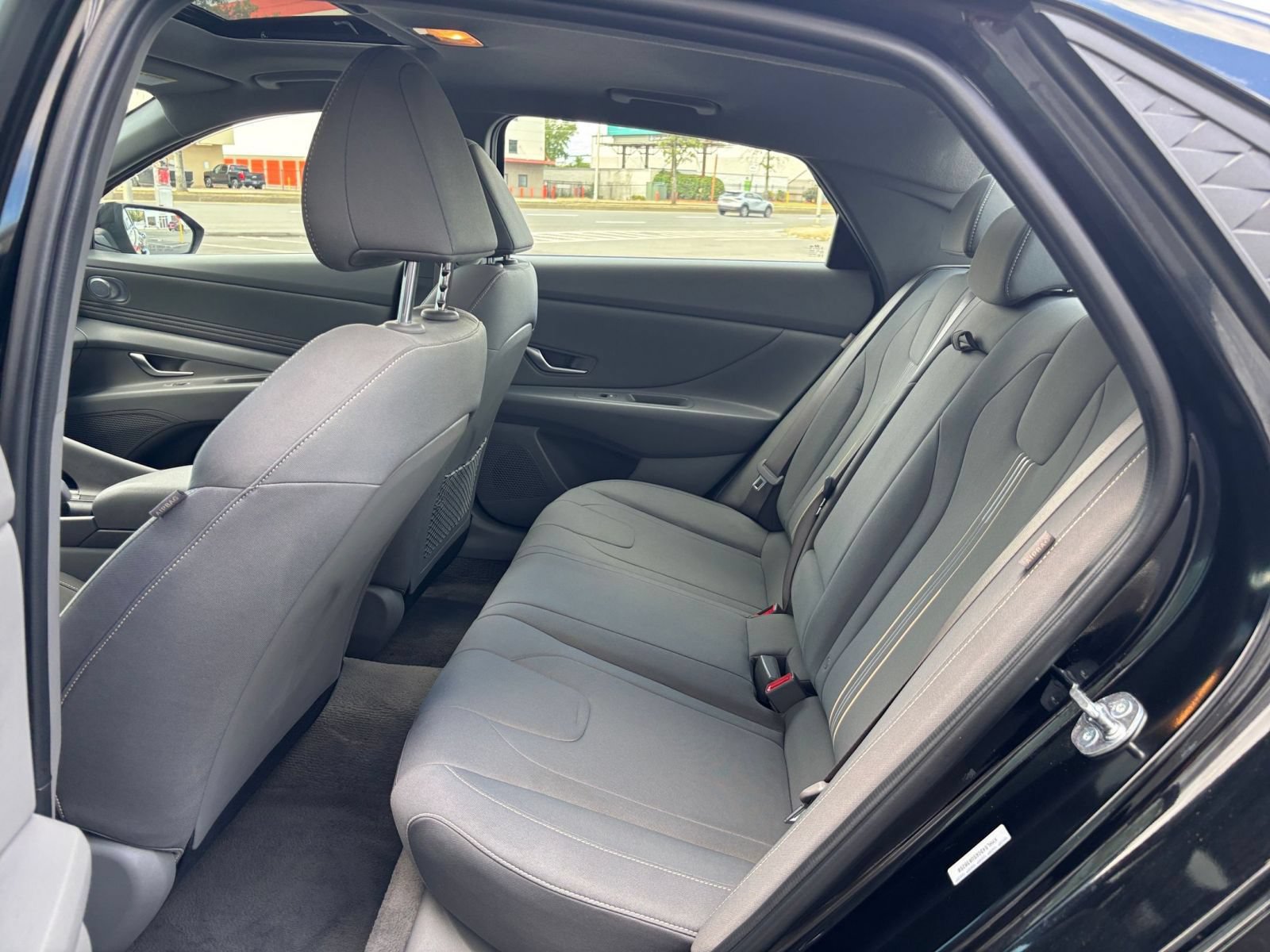 Used 2025 Hyundai Elantra SEL FWD image 21
