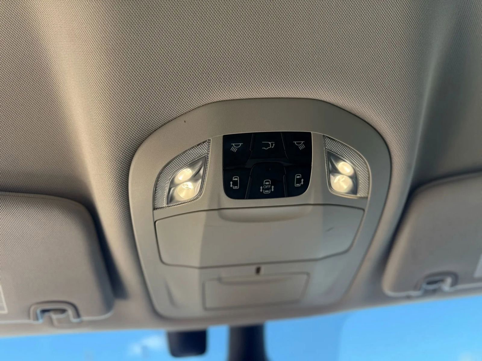 Used 2019 Chrysler Pacifica Touring Plus w/ Advanced Safetytec Group image 31