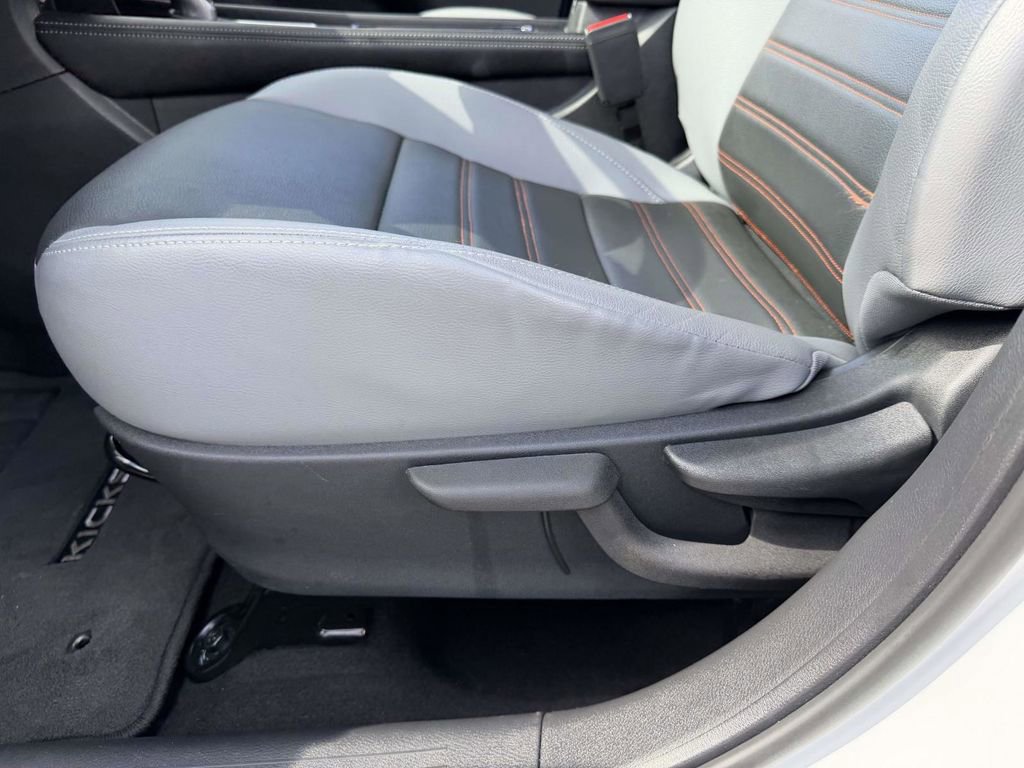 Used 2023 Nissan Kicks SR w/ SR Premium Package FWD image 21