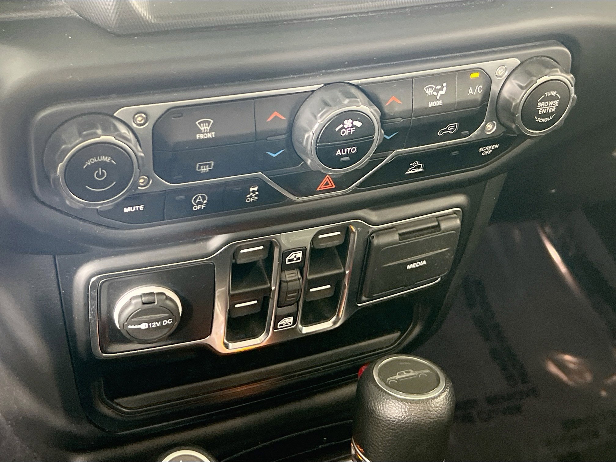 Used 2022 Jeep Gladiator Sport image 16