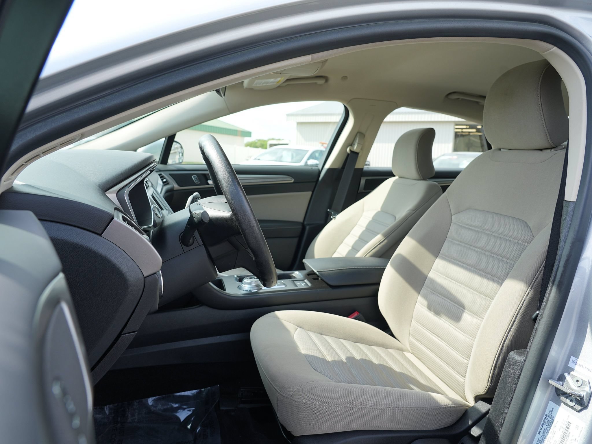 Used 2017 Ford Fusion S FWD image 13