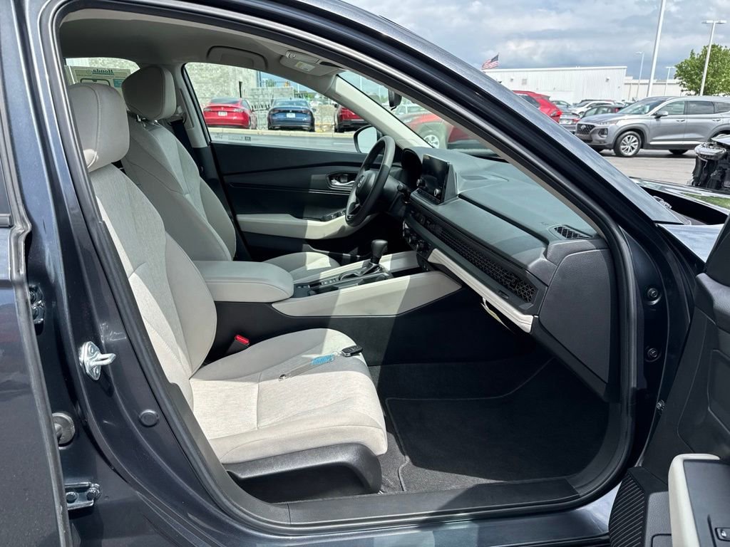 Used 2025 Honda Accord LX image 36