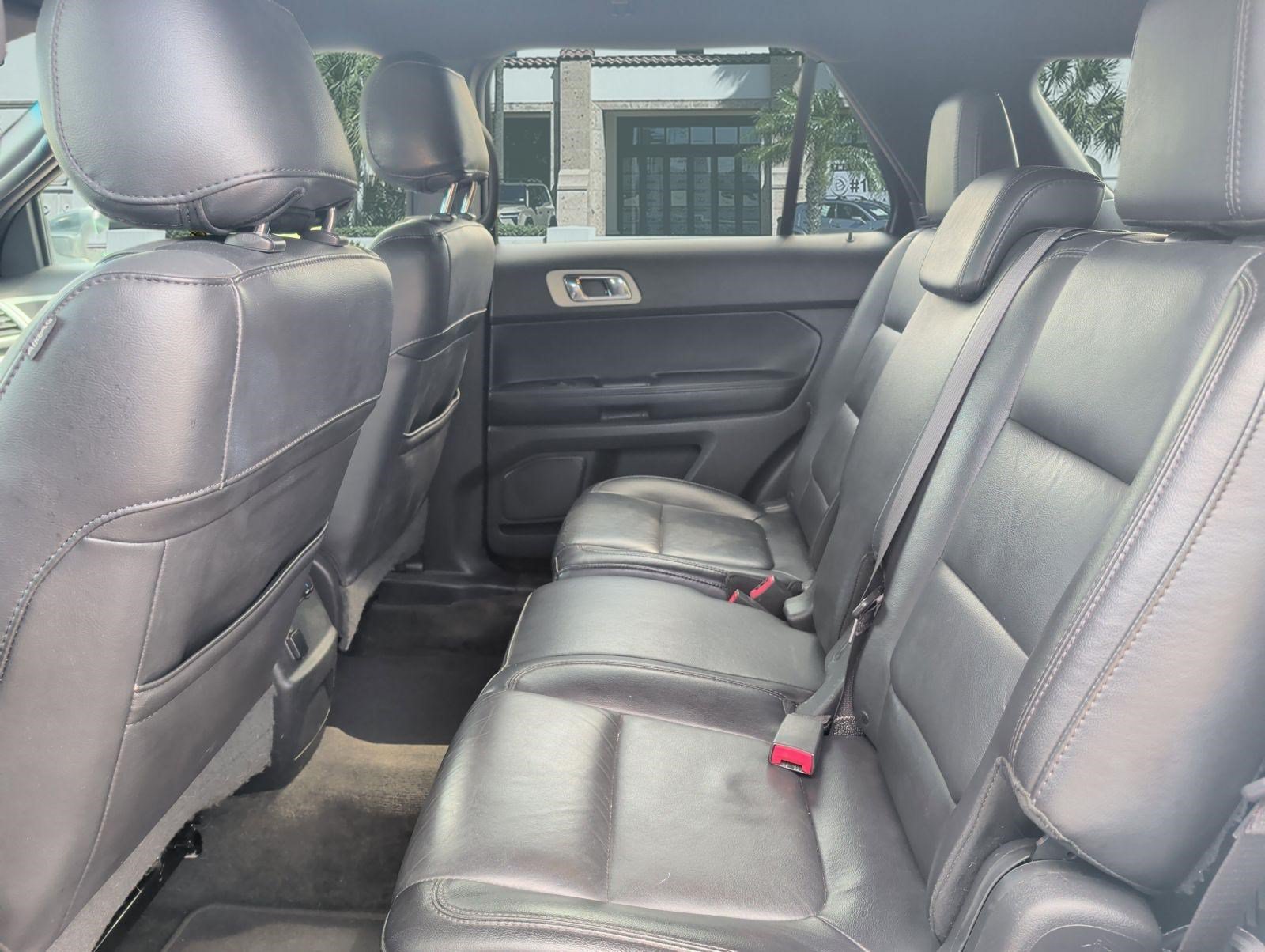 Used 2015 Ford Explorer XLT w/ Equipment Group 202A FWD image 23