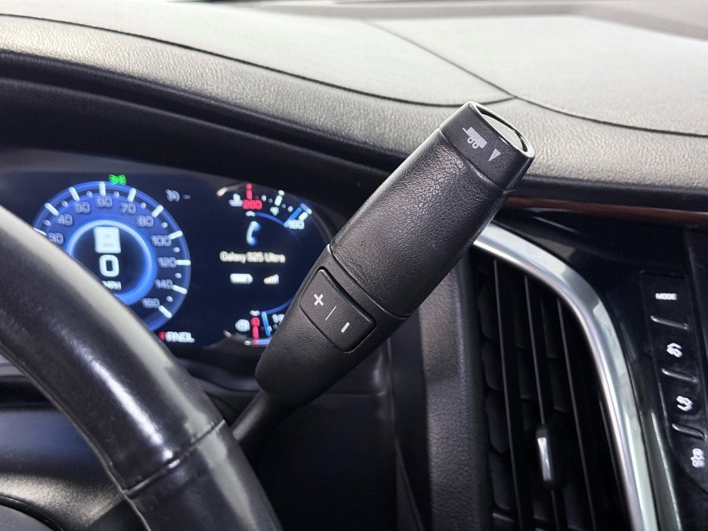 Used 2018 Cadillac Escalade Luxury image 40