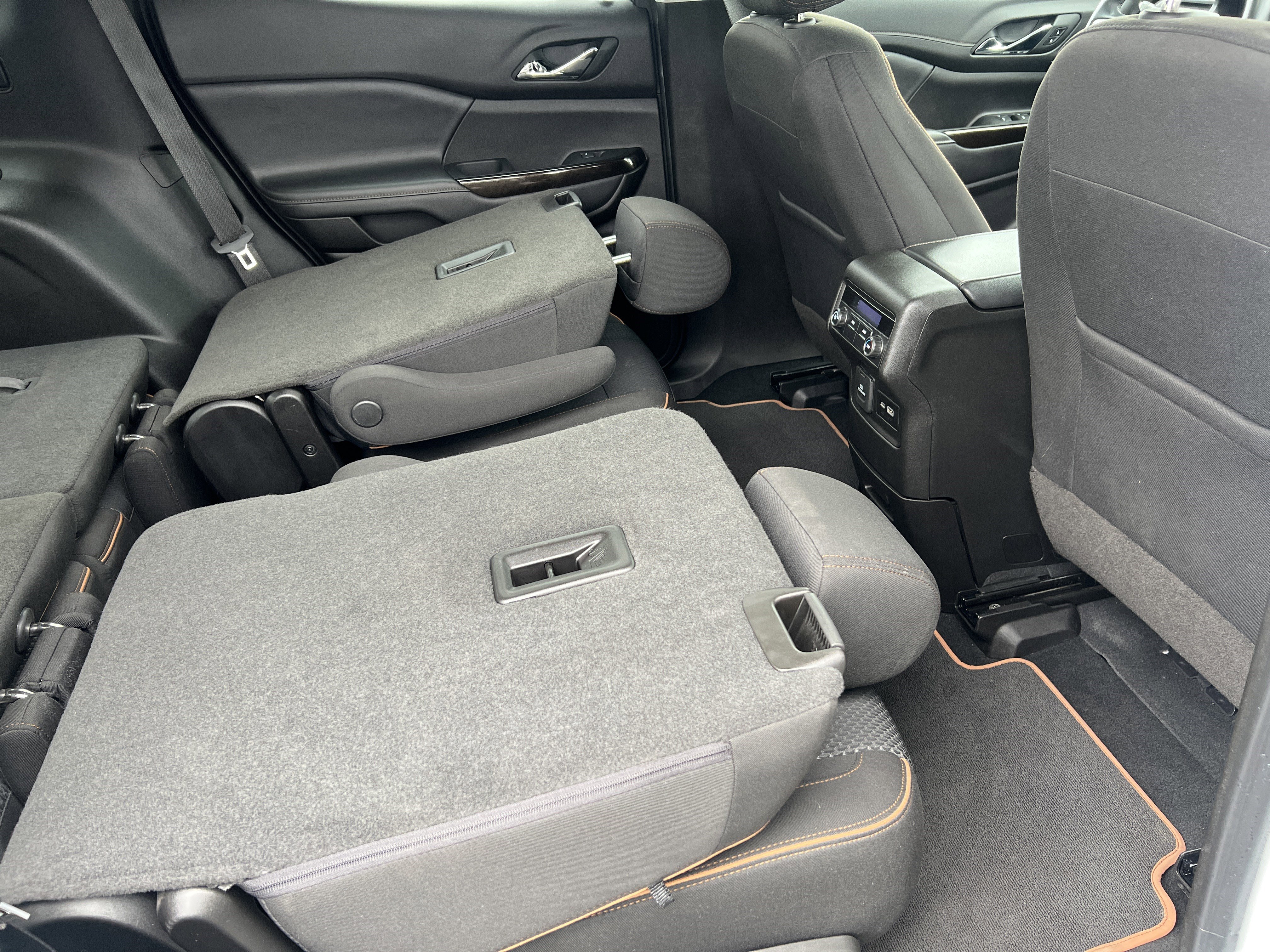 Used 2023 GMC Acadia AT4 AWD/4WD image 26