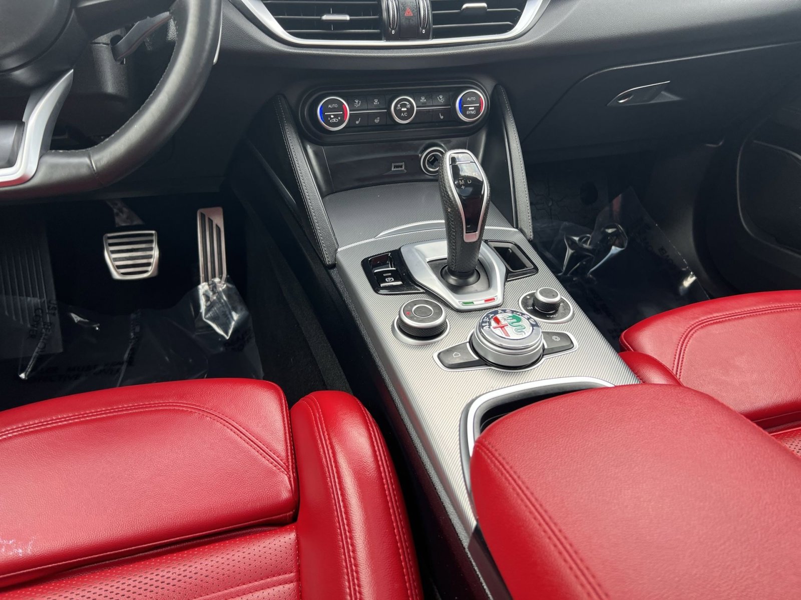 Used 2023 Alfa Romeo Stelvio Veloce image 23