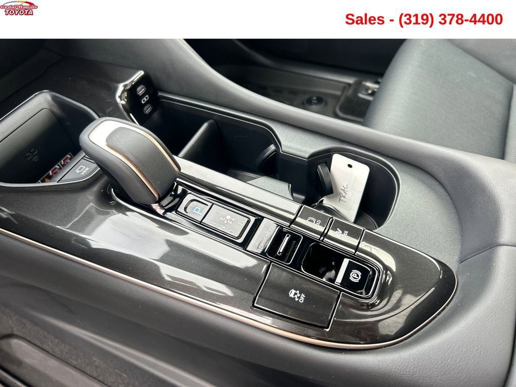 Used 2026 Toyota Crown Limited w/ Advanced Technology Package image 23