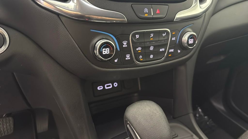 Used 2023 Chevrolet Equinox LT image 14