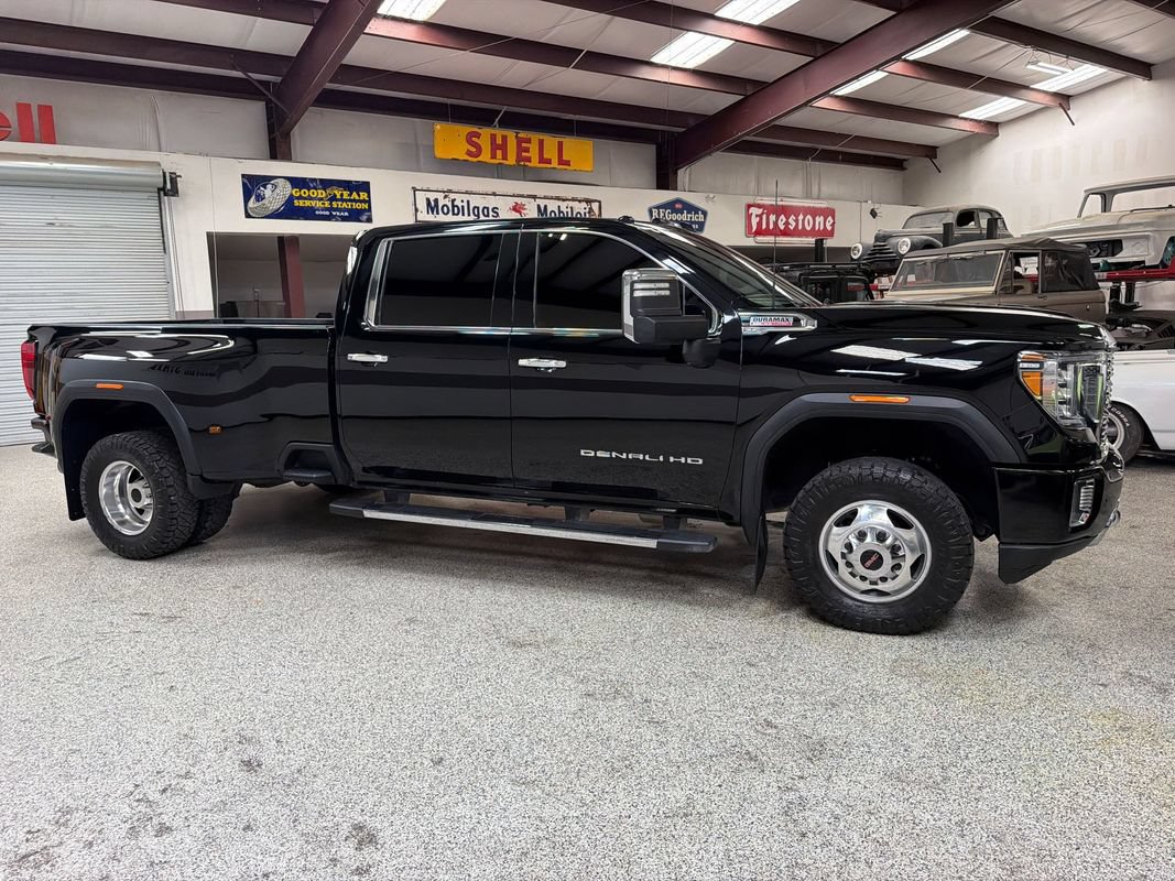 Used 2020 GMC Sierra 3500 Denali w/ Denali Ultimate Package AWD/4WD image 10