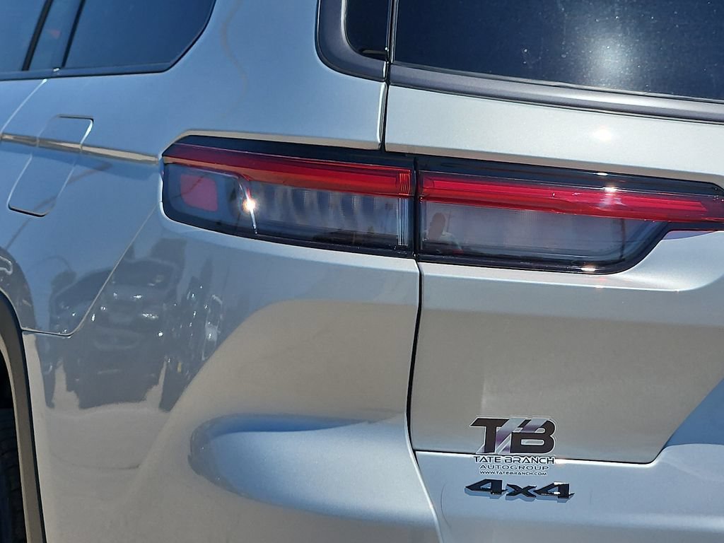 New 2026 Jeep Grand Cherokee L 4WD image 10
