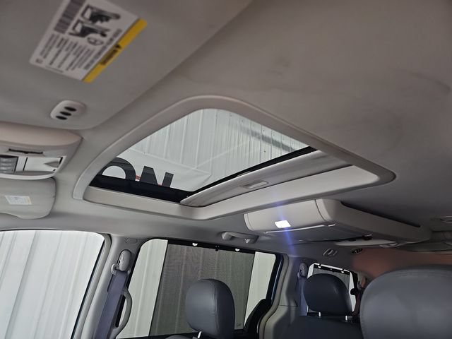 Used 2009 Volkswagen Routan SEL Premium FWD image 21