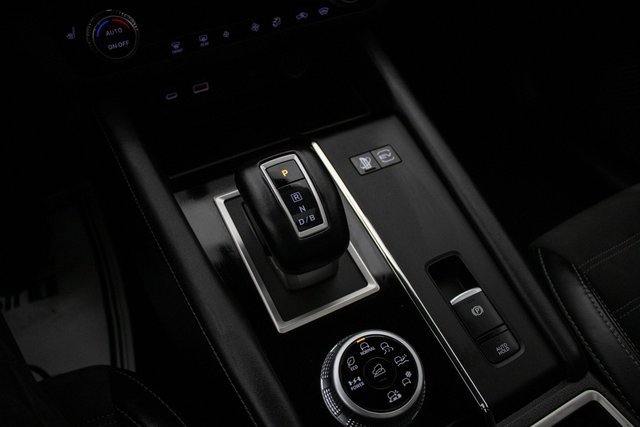 Used 2024 Mitsubishi Outlander SE image 36