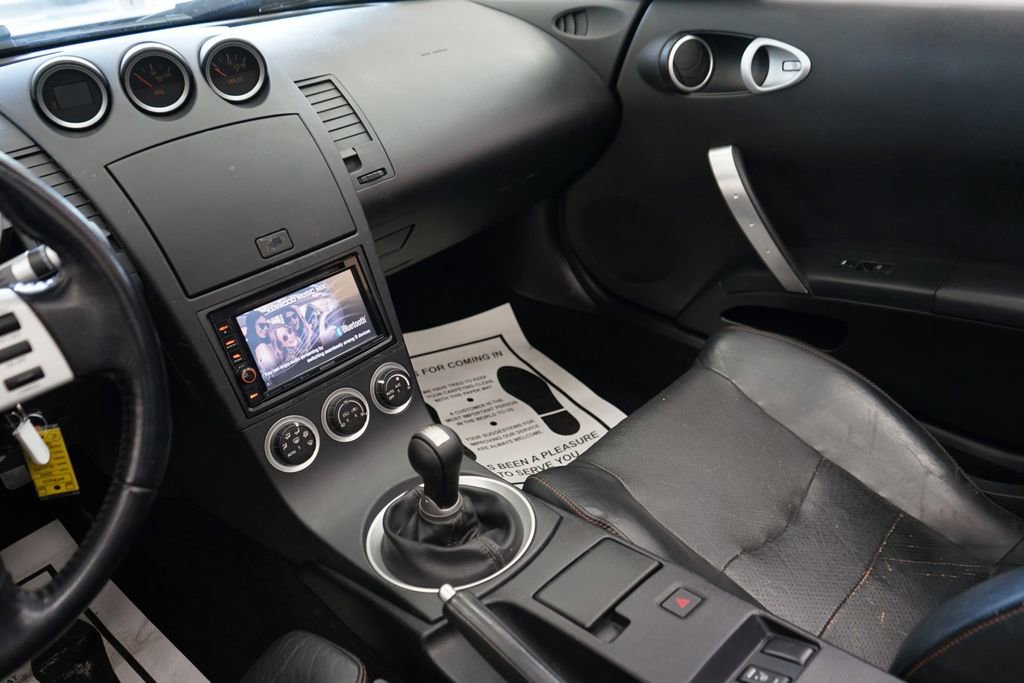 Used 2004 Nissan 350Z Touring RWD image 13