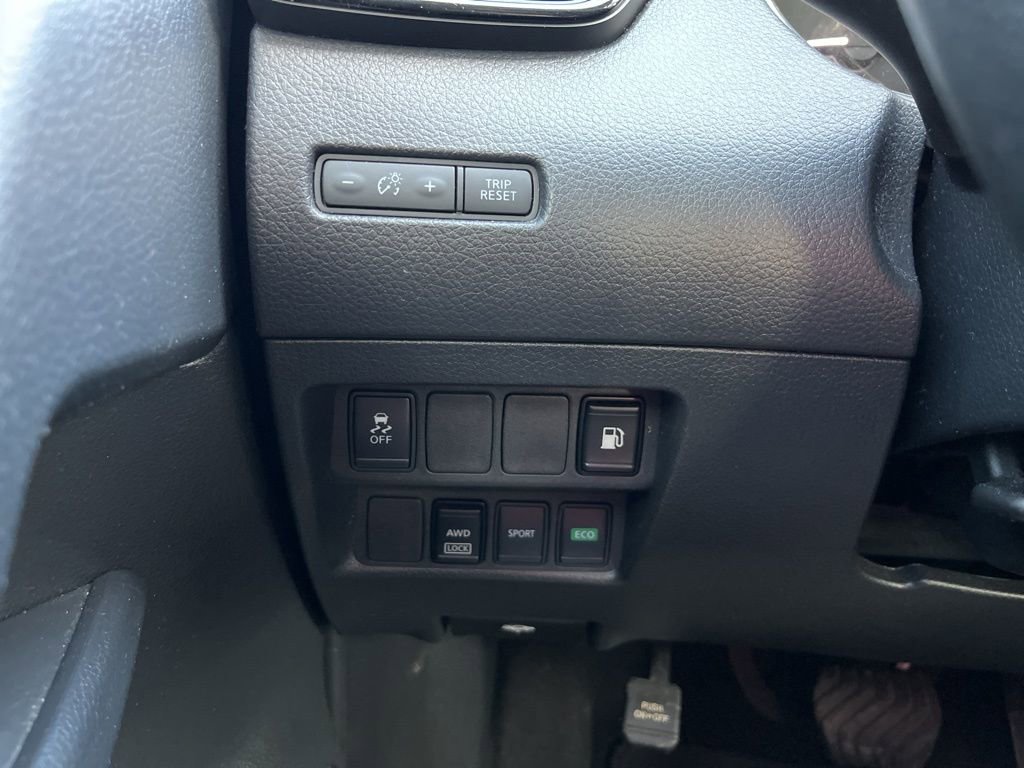 Used 2018 Nissan Rogue S image 58