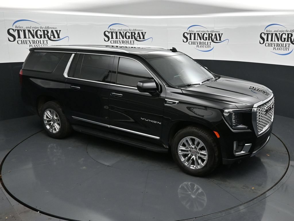 Used 2021 GMC Yukon XL SLT w/ Rear Media and Nav Package AWD/4WD image 18