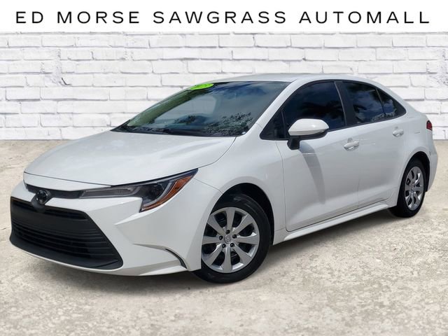 Used 2023 Toyota Corolla LE image 1