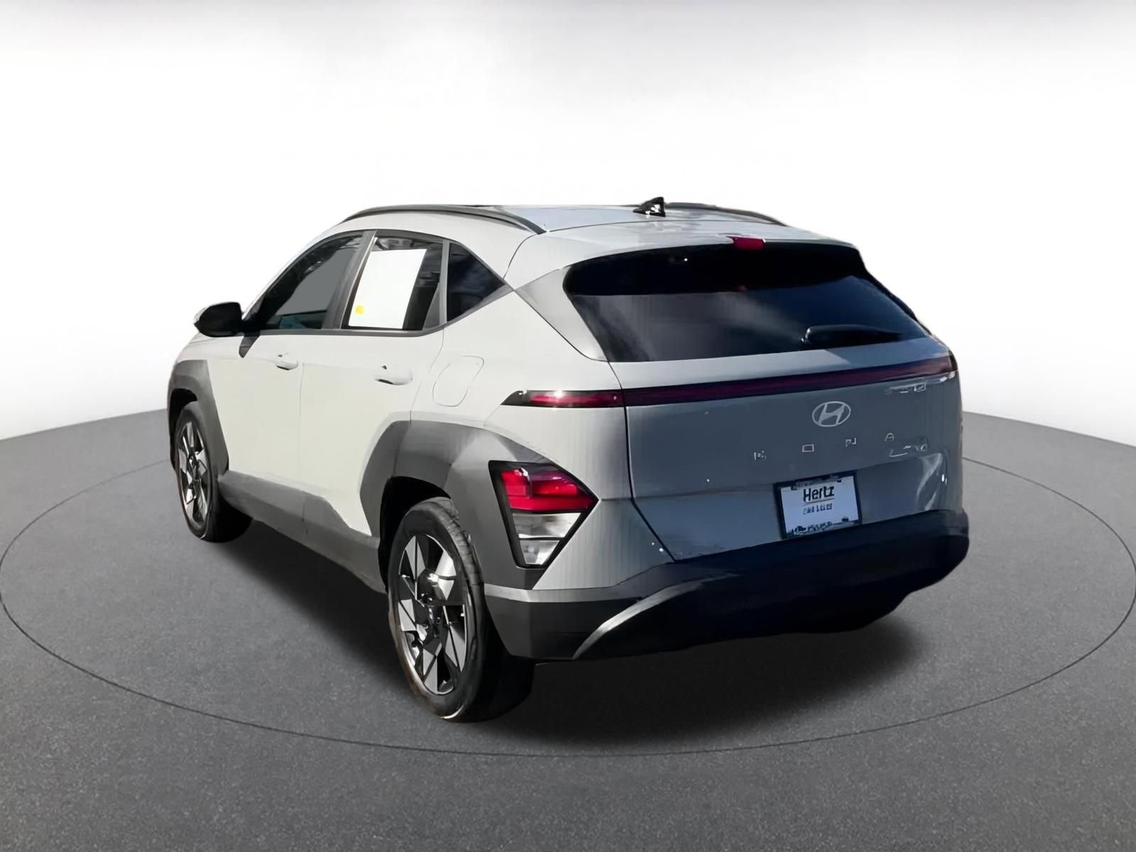Used 2025 Hyundai Kona SEL image 11