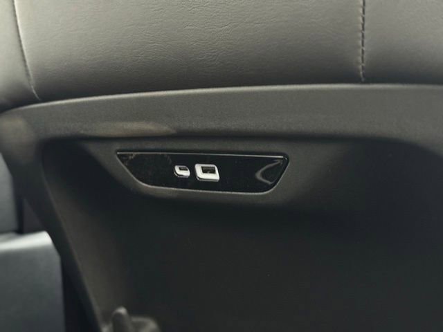 New 2026 Chrysler Pacifica Limited w/ Uconnect Theater Family Group image 23