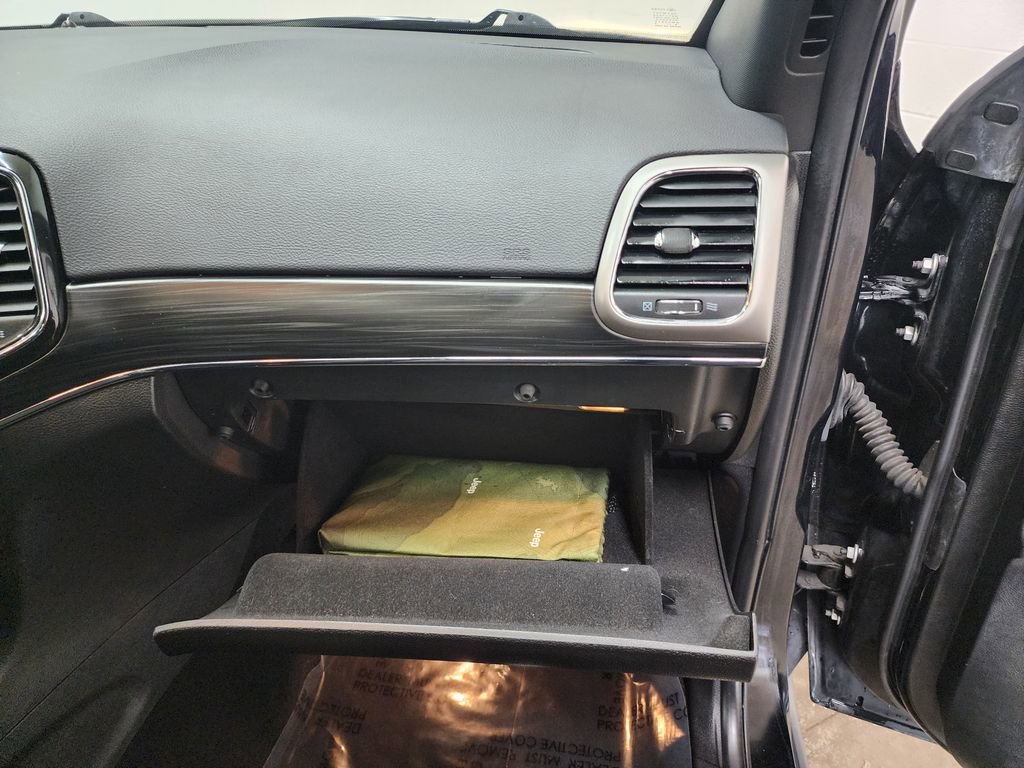 Used 2022 Jeep Grand Cherokee Limited image 35