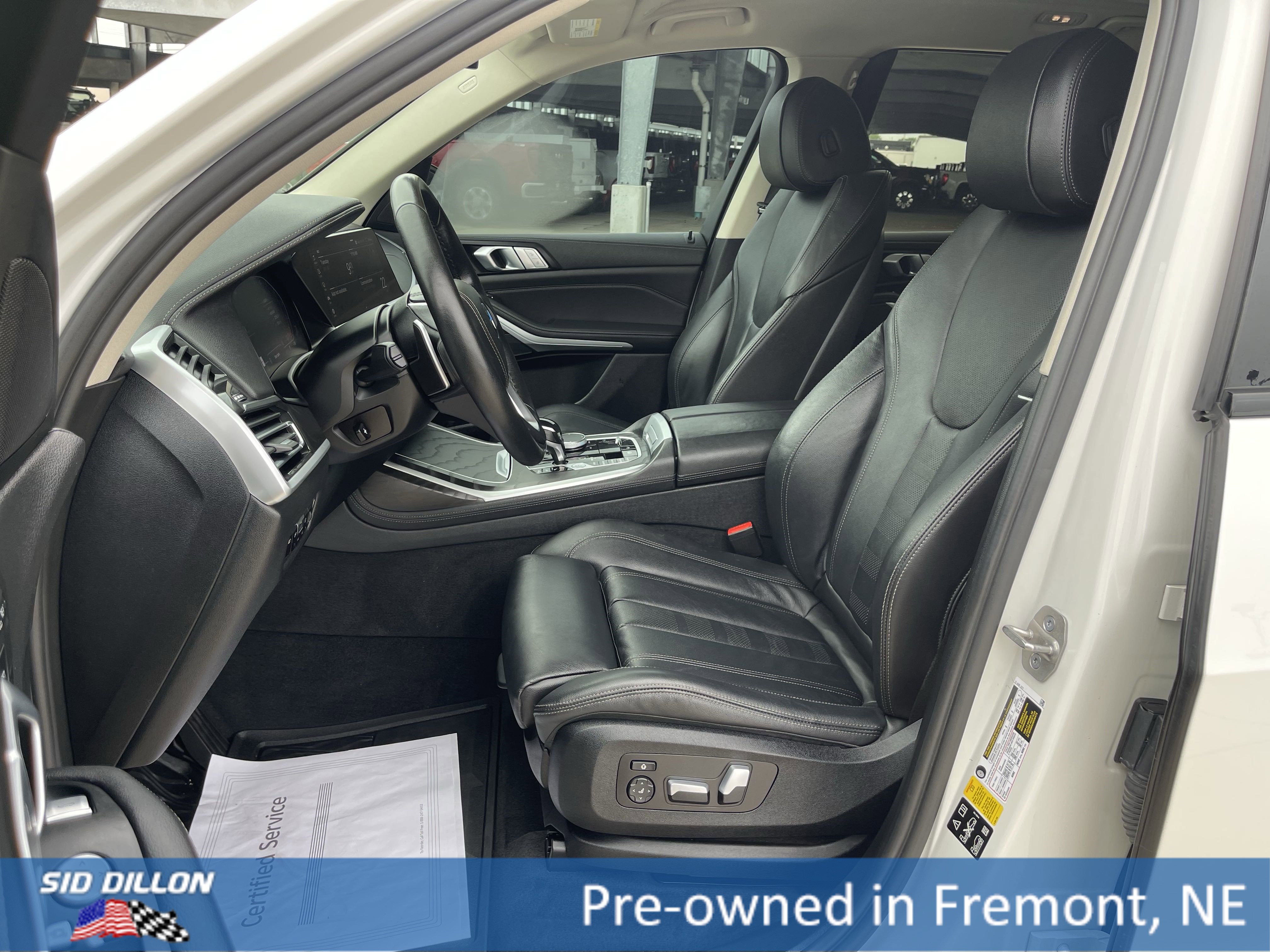 Used 2021 BMW X7 xDrive40i w/ Premium Package 2 image 8