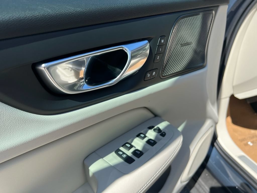 New 2026 Volvo V60 B5 Cross Country Plus w/ Protection Package Premier AWD/4WD image 10