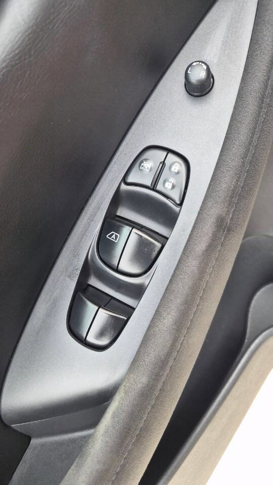 Used 2014 Nissan Leaf S image 38