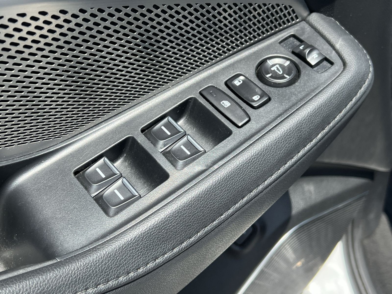 Certified 2023 Acura MDX SH-AWD image 12